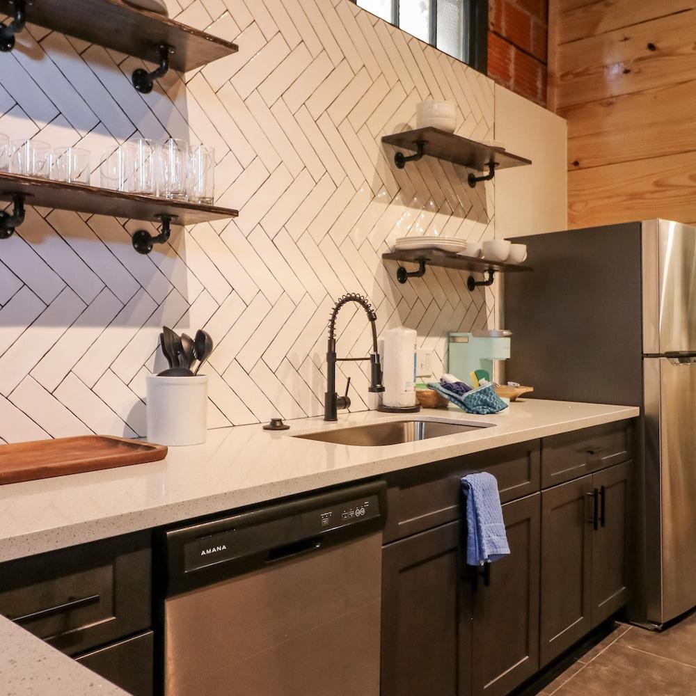 Restored Historic Loft - 3 Mins to the Beach Room