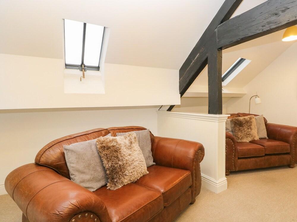 13 Eagle Parade Interior