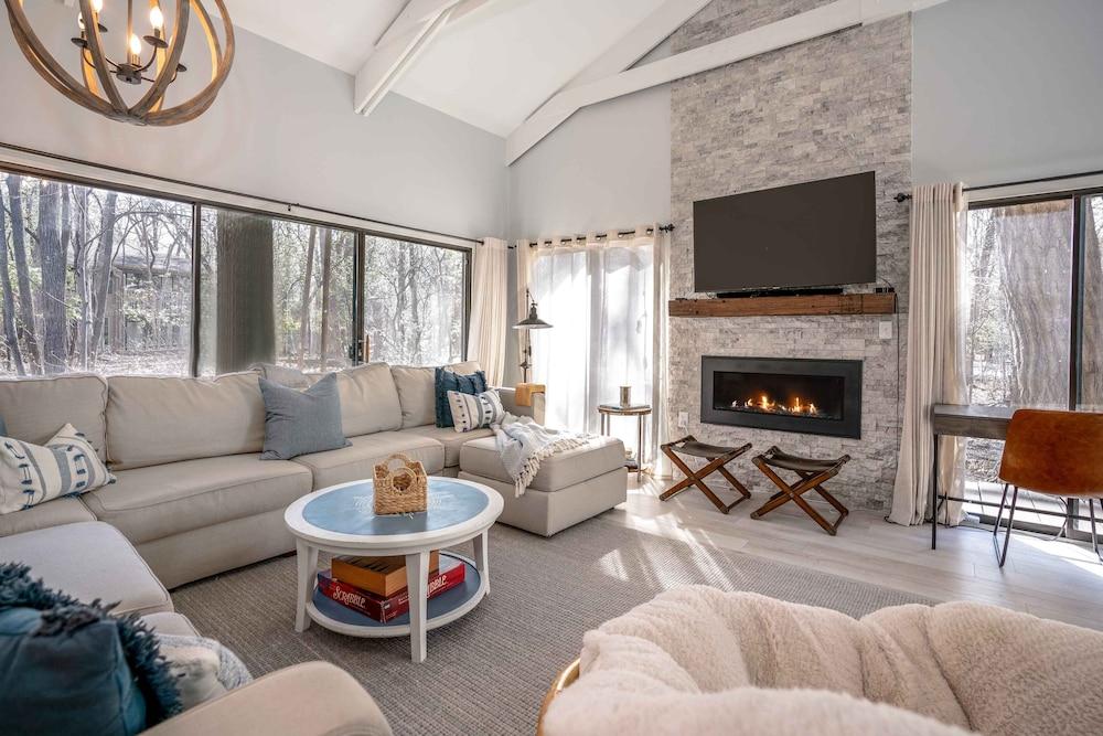 أور ليتل ليك بليس