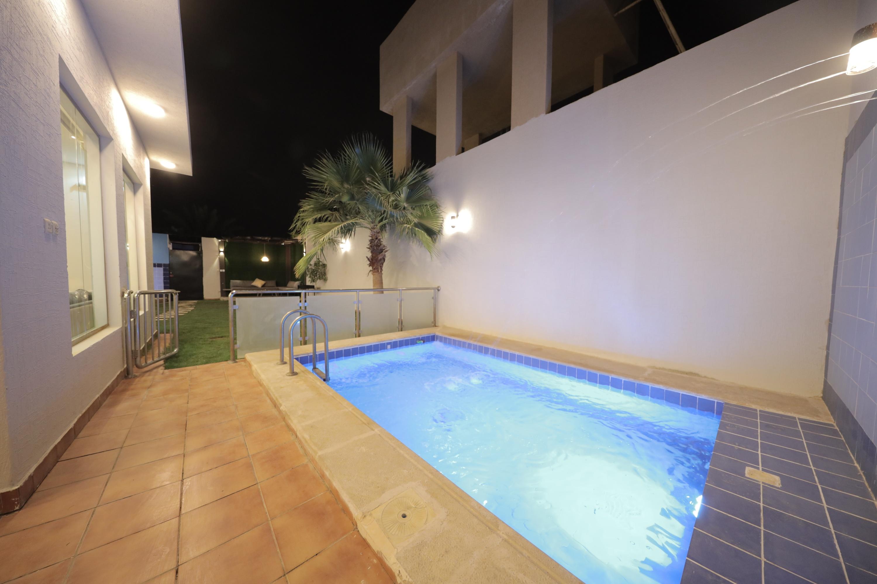 شاليه بتصميم جذاب ومسبح | 2700