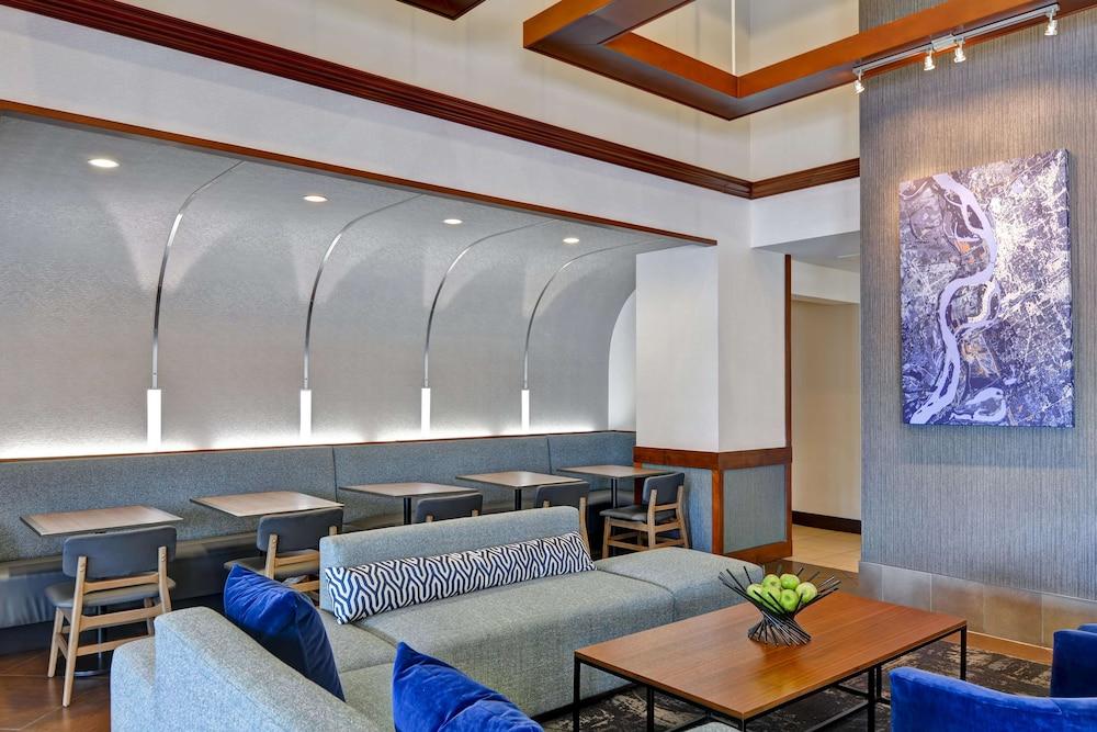 حياة بليس ممفيس/ولفتشيس جاليريا الردهة