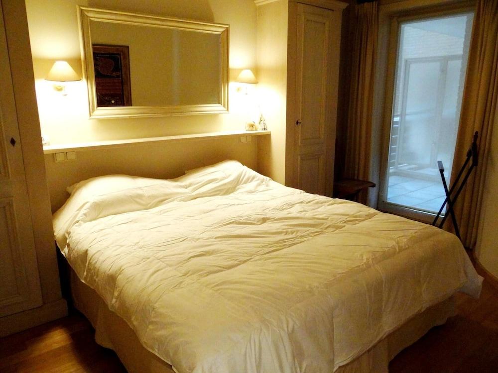 Seaside Comfort With Parking Room