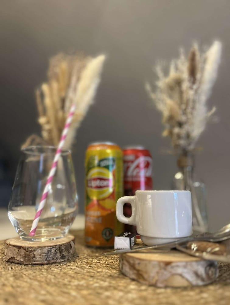 ذي أوريجينالز أكسيس، أوتل أروم