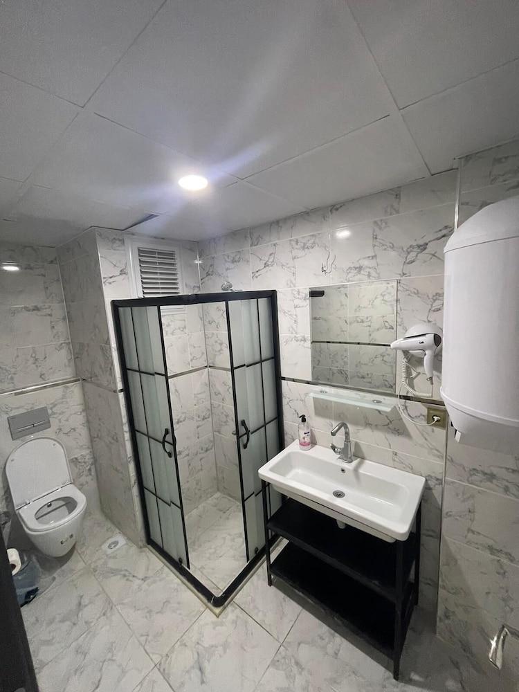 إيج سويت أوتل حمام