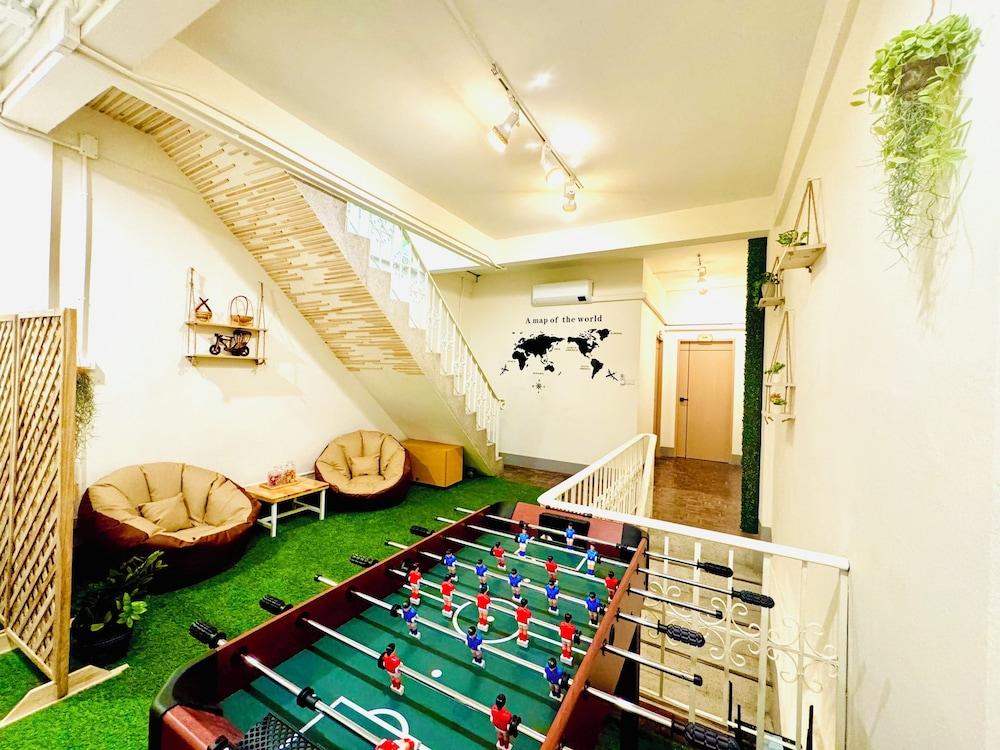 Charming Hostel Lobby Sitting Area