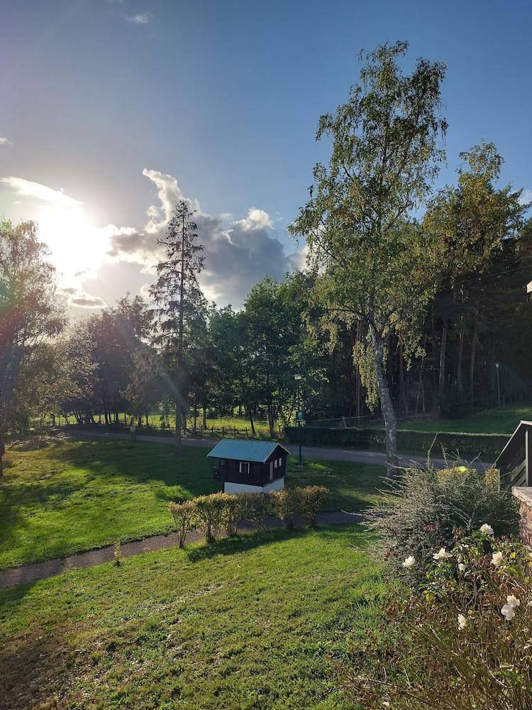 Hôtel Parc & Spa les Cigognes Exterior