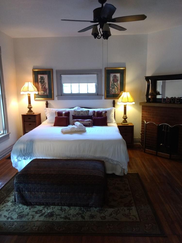 إندي أون ساميت تاون هوم