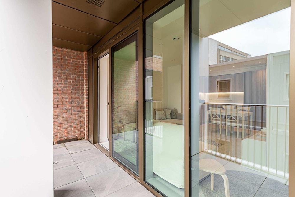 Whitechapel Modern Studio Flat Property Grounds