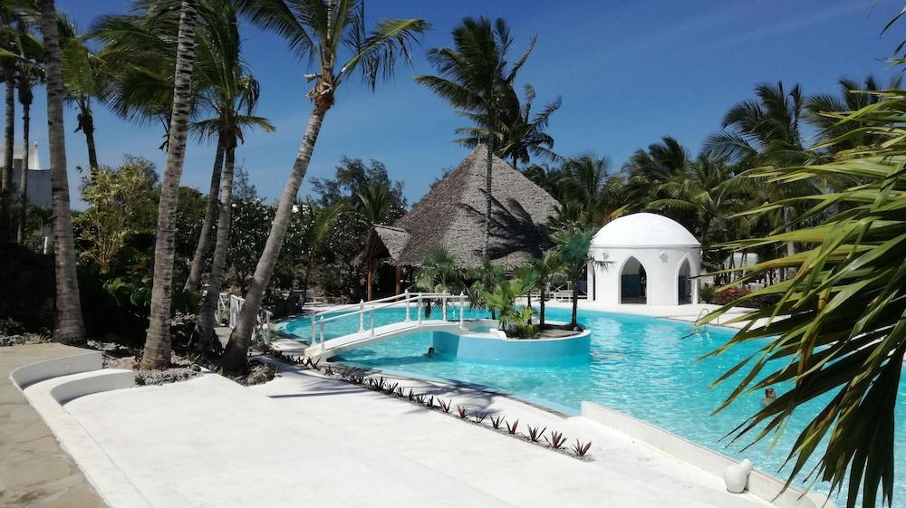 Sun Palm Beach Resort