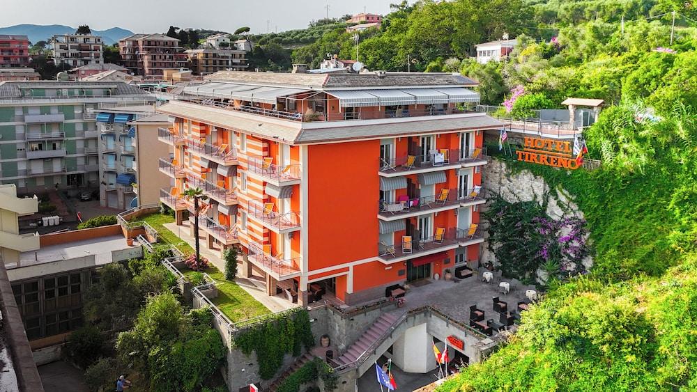 هوتل تيرينو