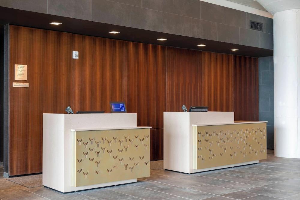 Courtyard by Marriott Waterloo Cedar Falls Reception