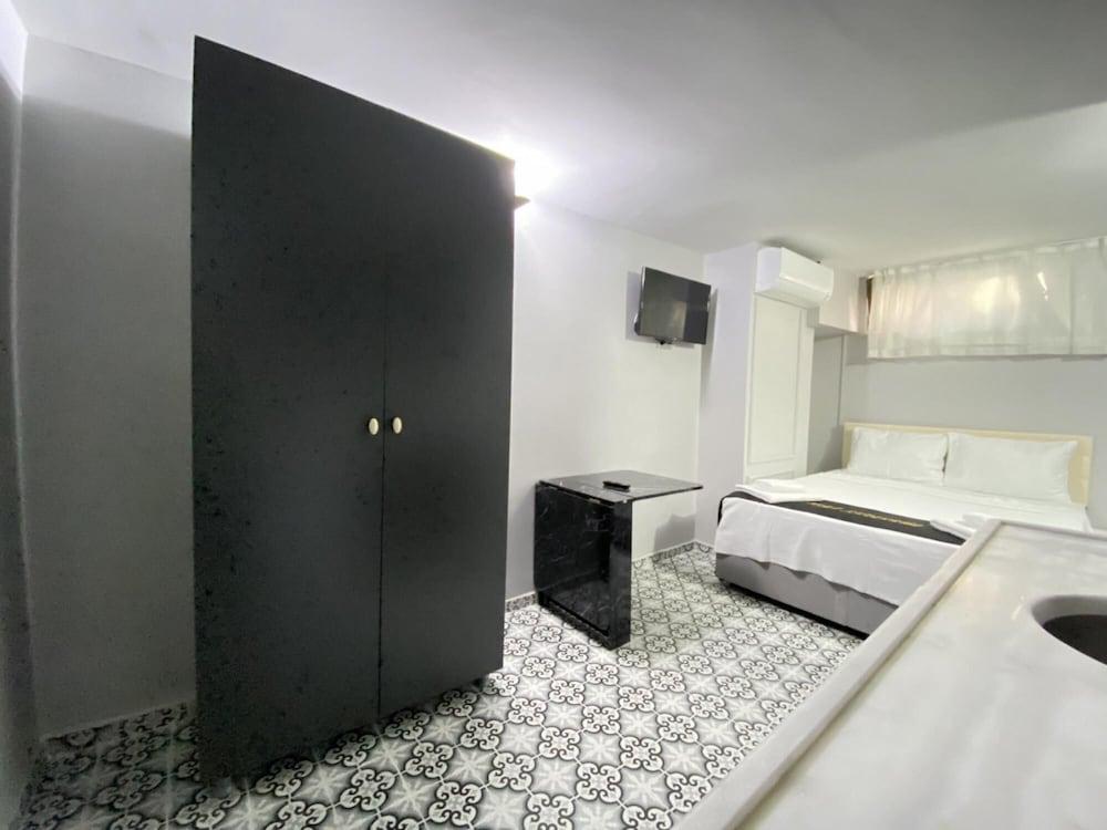 Comfy and Central Studio Flat in Kabatas Beyoglu Room