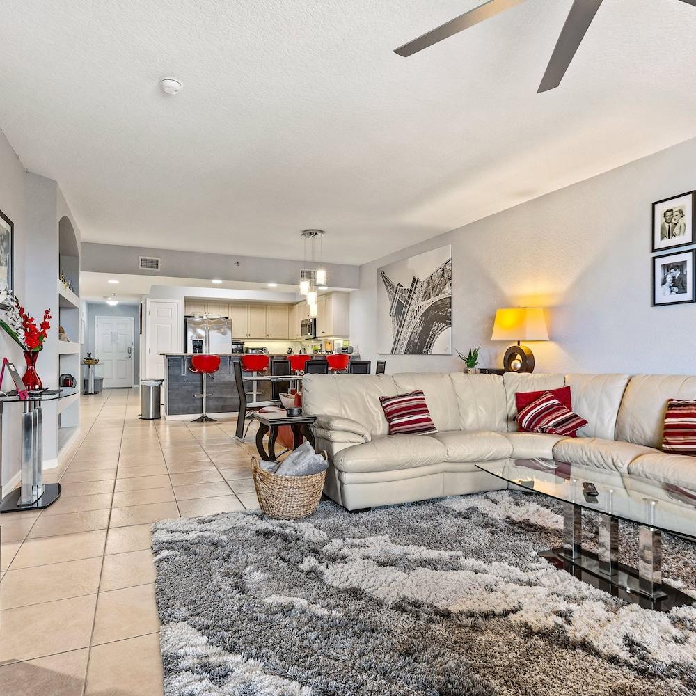 Gorgeous 3 2 Condo With Views of Fountain Contemporary Decor Ocean Walk Building 15-603 Room