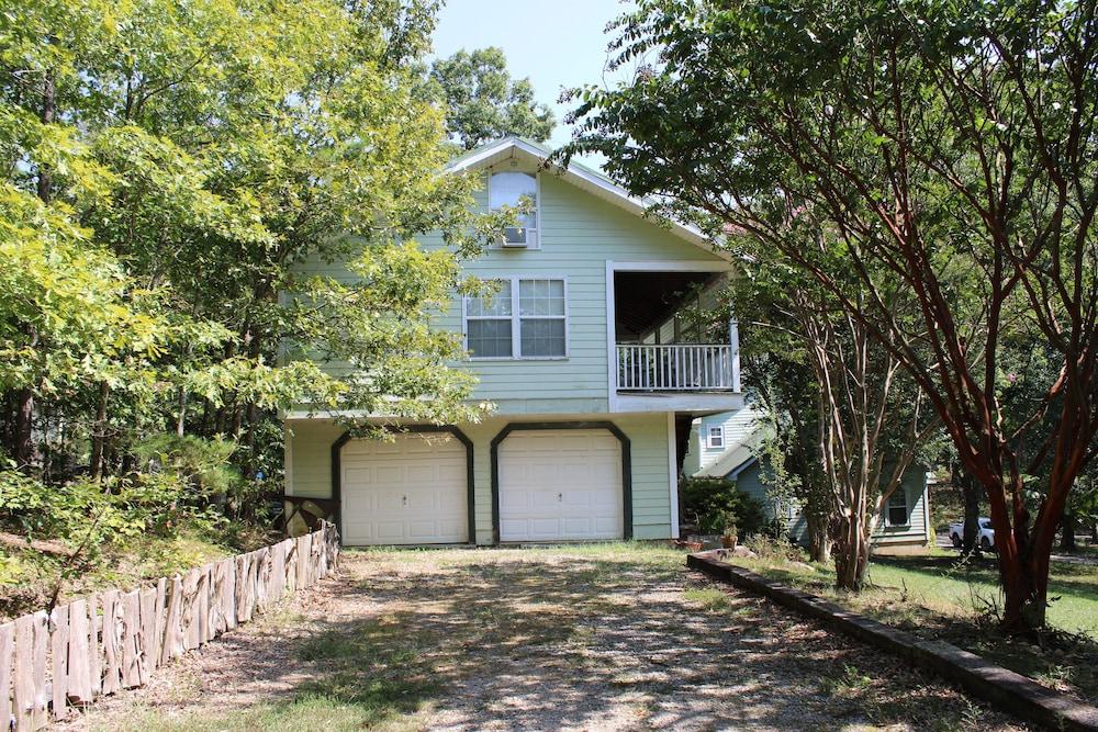 Shalom Chalet