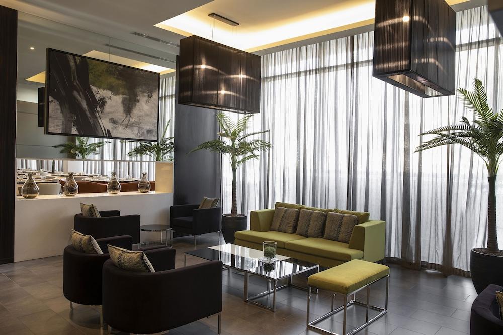 سنترو سلامة جدة  باي روتانا منطقة الاستقبال