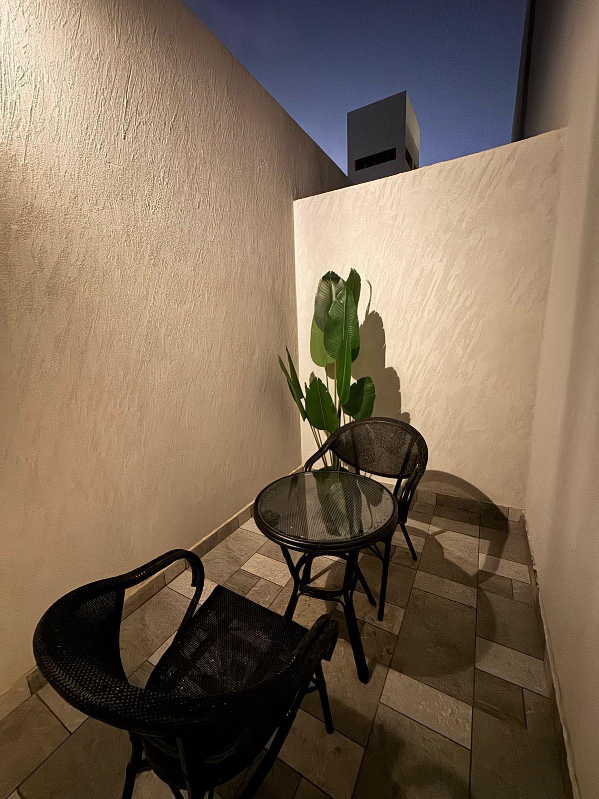 استديو راقي بحي النرجس مع بلكونه  | 5603 أخرى