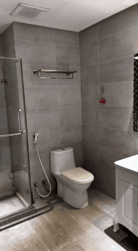 Comfy Apartment with Comfortable and Simple Furniture | 5601 Bathroom