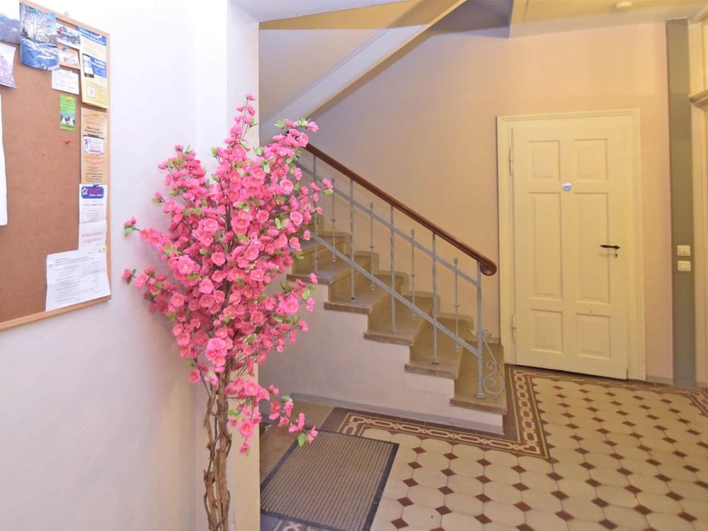 جروبينهاوس ميت سونا بيس تزو 18 بيرسونين داخلي