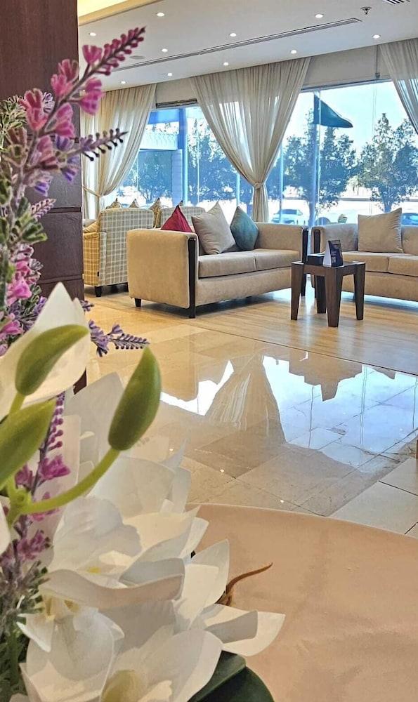 فندق سمو الخبر منطقة الاستقبال