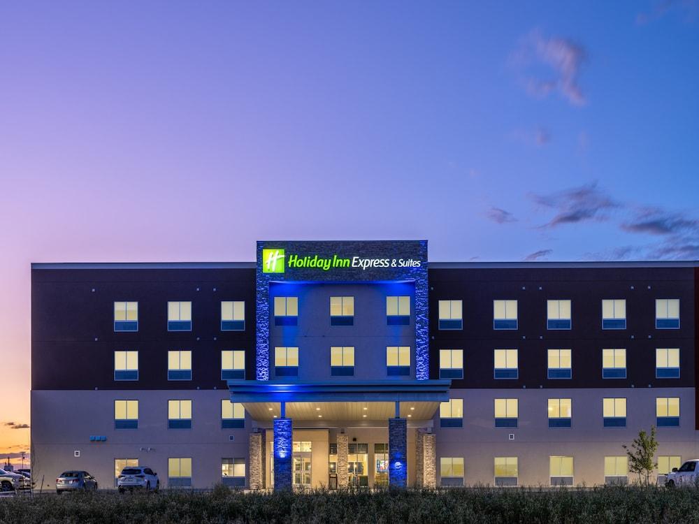 هوليداي إن إكسبرس آند سويتس ووترتونا باي آيتش جي