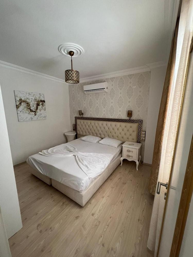 فلات نير بيتش إن ديديم ويذ شيرد بول غرفة