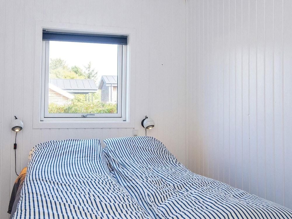 12 بيرسون هوليداي هوم إن خويلسميندي غرفة