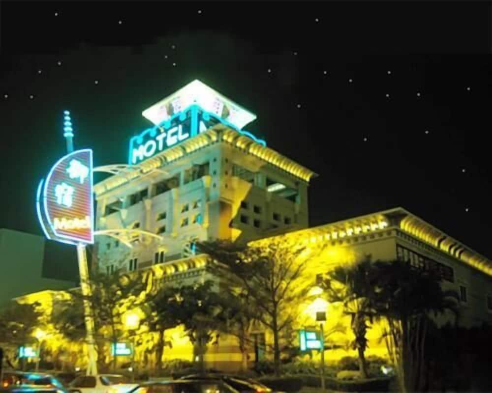 Royal Group Motel Tainan Branch Exterior
