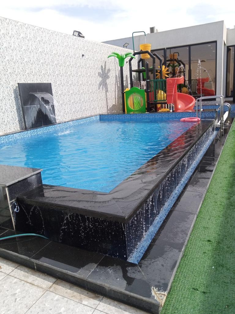شاليه بتصميم مريح بمسبح وألعاب مائية | 3199 الصورة الأساسية