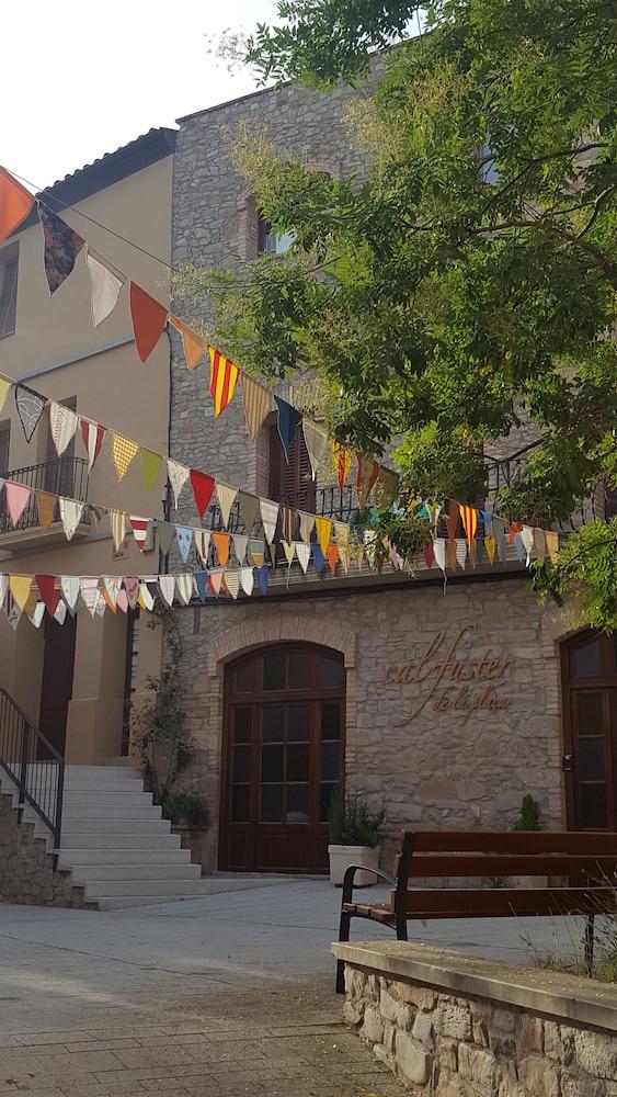 Cal Fuster De La Plaça Exterior