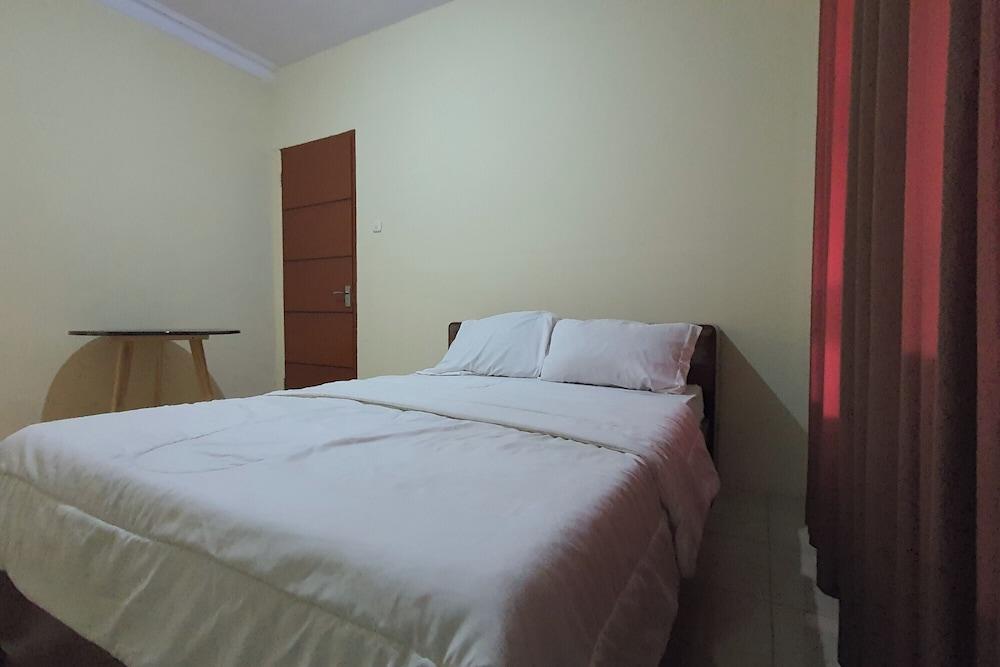 أو واي أو 93848 كوست ريسكي 1 نير باسار راكيات ليمبونج الصورة الأساسية