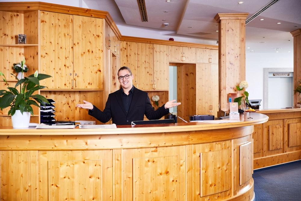 أوتل زوننهوف ديتزنباخ منطقة الاستقبال