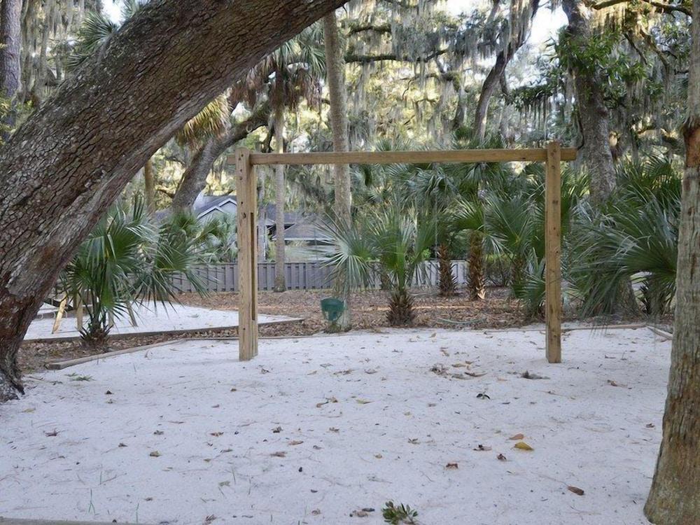 Forest Drive 13 Property Grounds