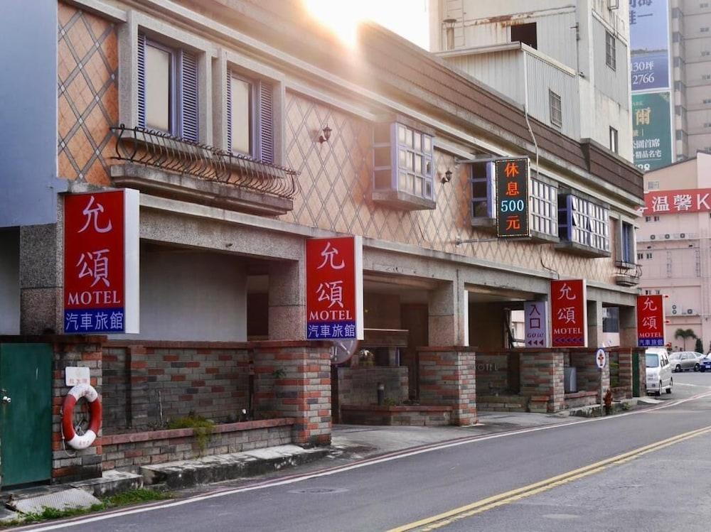 Yun Sung Motel Exterior