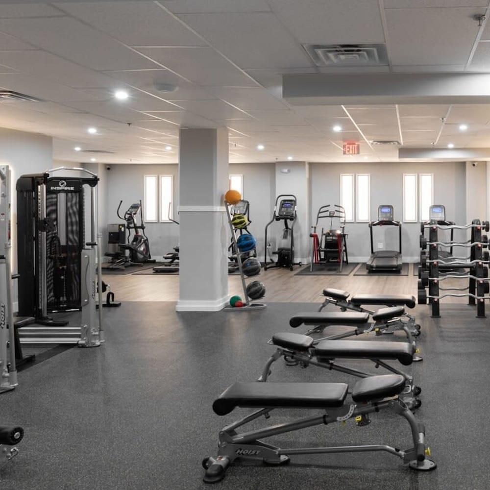 Sosuite 1BR Apt Acc w W D Gym Lounge Room