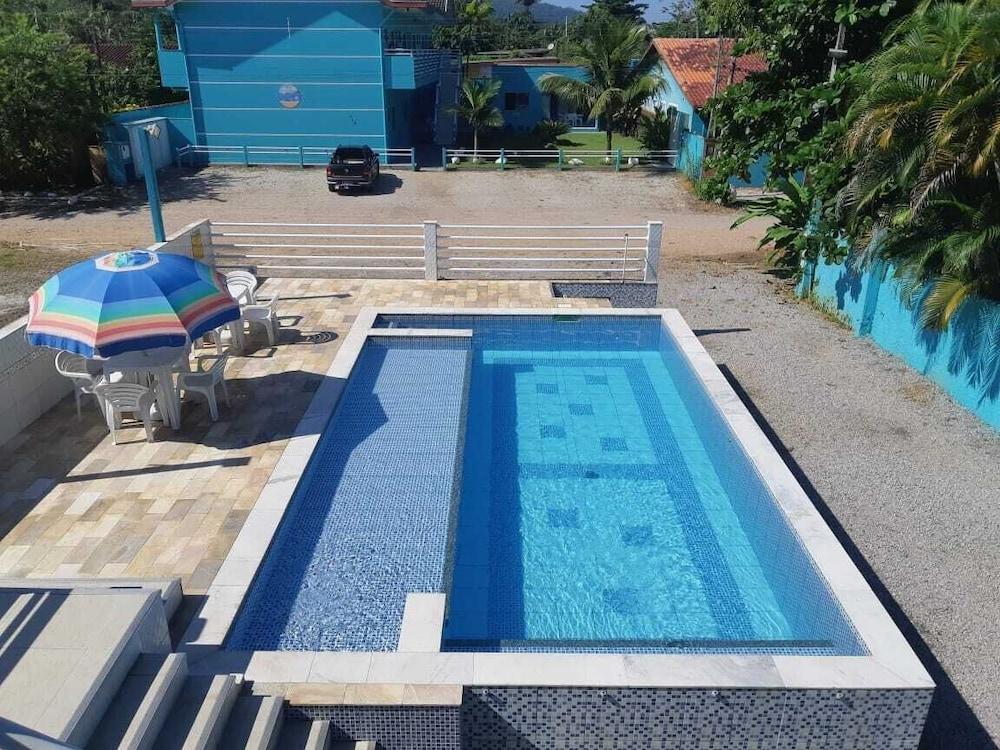 شاليز سيو إي مار زحليقة مائية