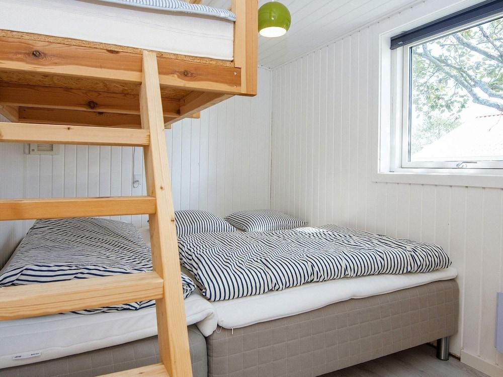 12 بيرسون هوليداي هوم إن خويلسميندي غرفة