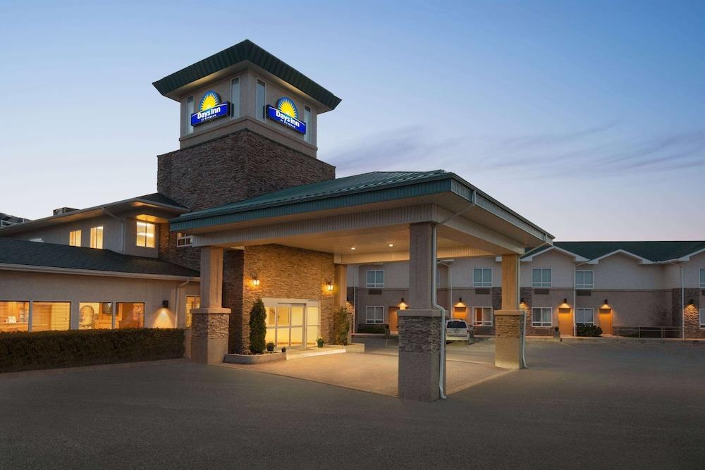 Days Inn by Wyndham Swift Current Exterior