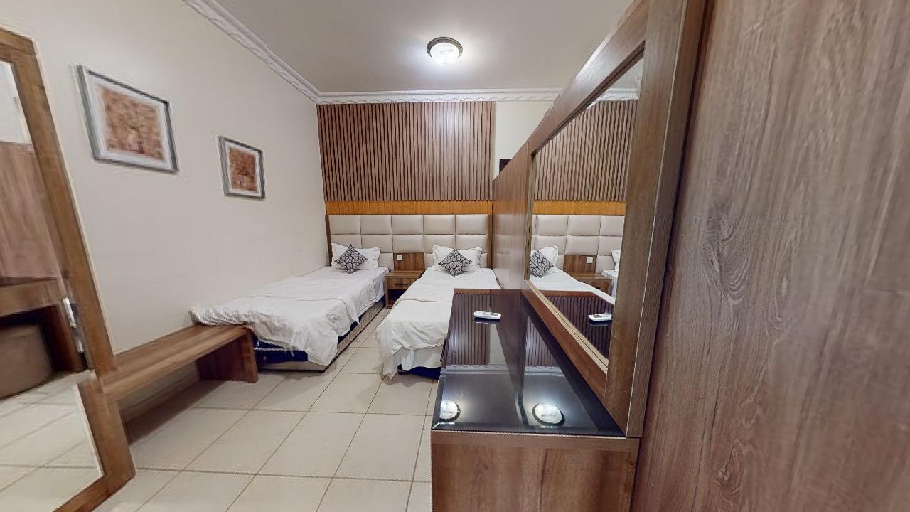 Comfy Chalet with Comfortable and Simple Furniture | 2039 Room
