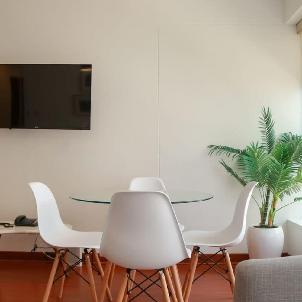 دبي اوتستاندن جي ي بد رو اون ميرافلوريز غرفة