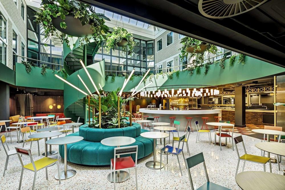 ذا فلوريان أمستردام شيبول أيربورت، وورلد هوتلز كرافتيد