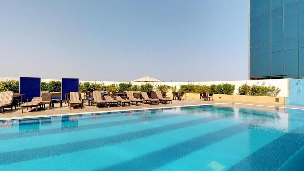 فندق الأندلس مول جدة حمام سباحة مكشوف