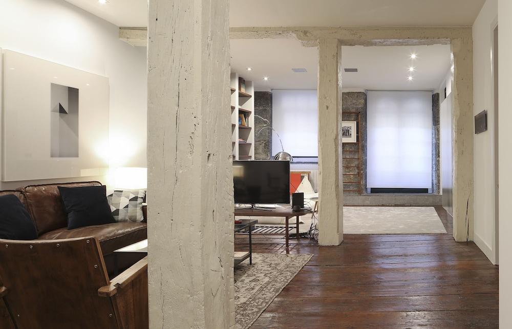 Casco Viejo Comodidad y Elegancia by Urban Hosts Featured Image