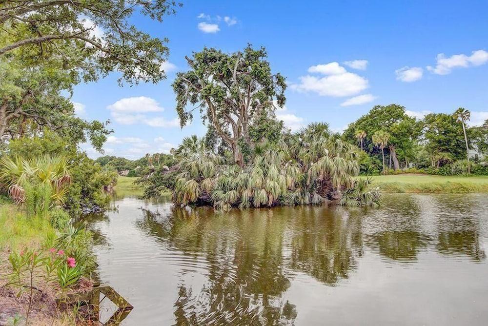 Twin Oaks 26 by Wild Dunes, With Golf View Property Grounds