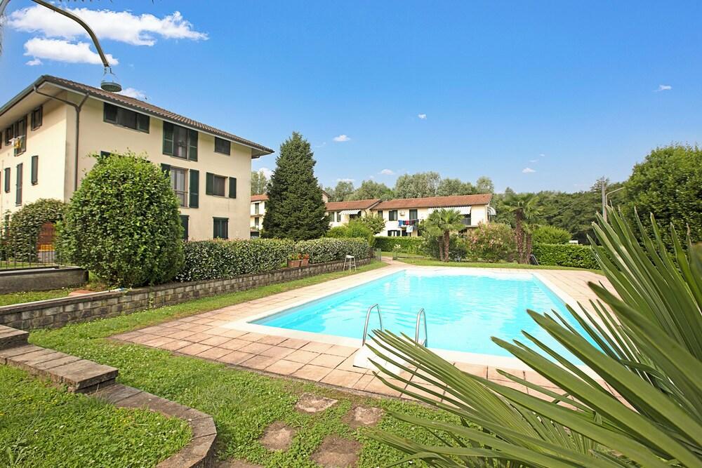 أنجيرا ريلاكسآند بول زحليقة مائية