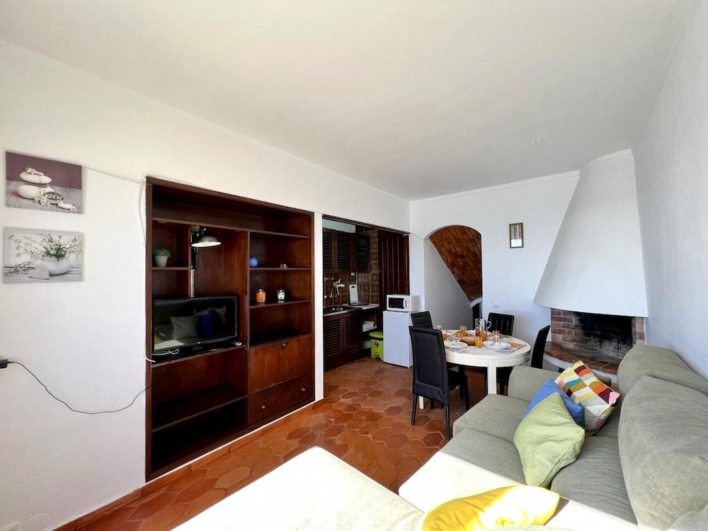 Albufeira Beach Ocean View 4 by Homing Room