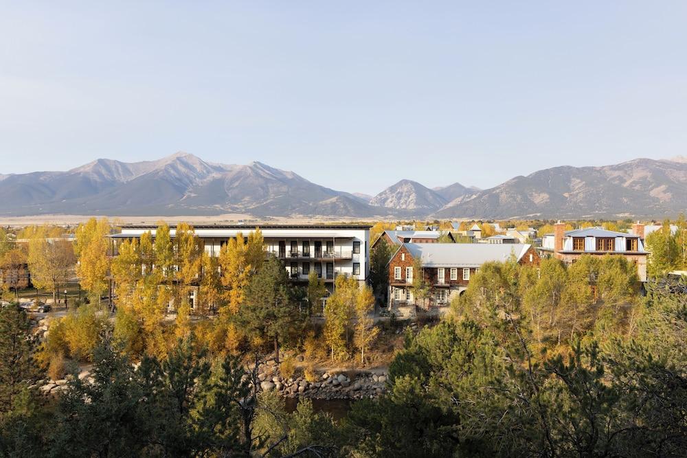 سيرف هوتل آند شاتو