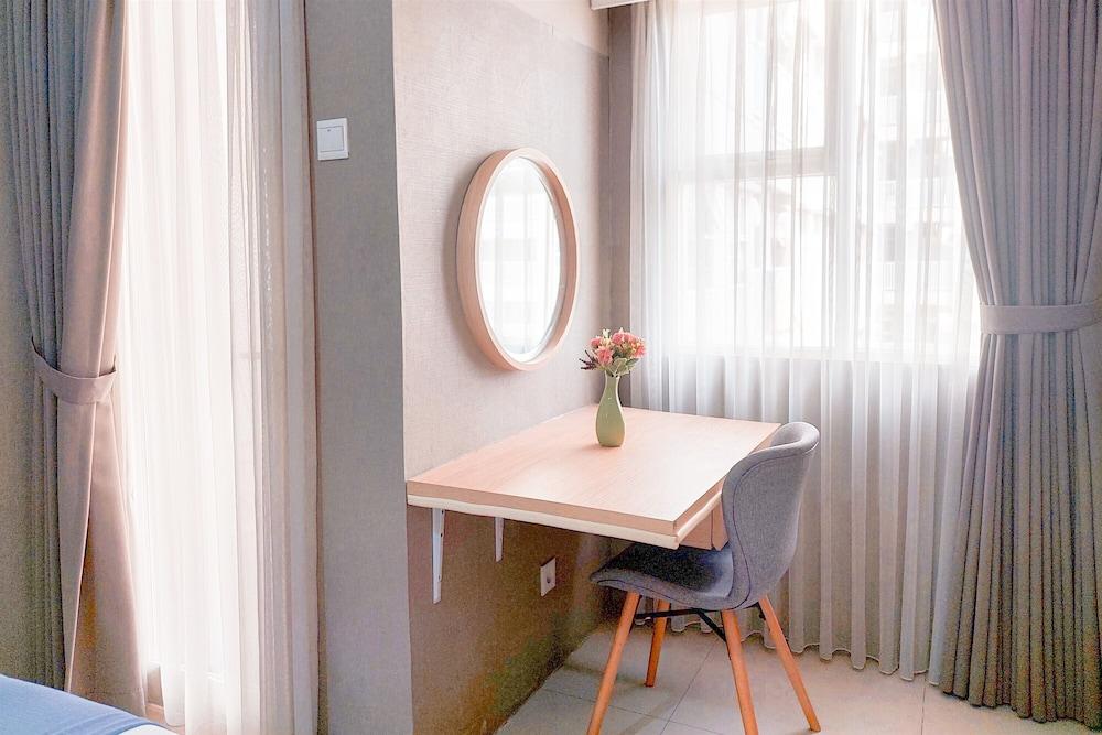 Simply Look Studio at Baileys Apartment Interior