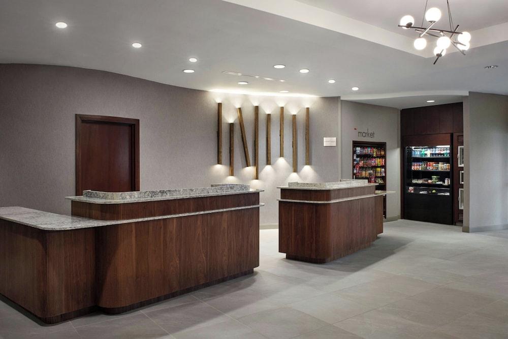 Courtyard by Marriott Hamilton Reception