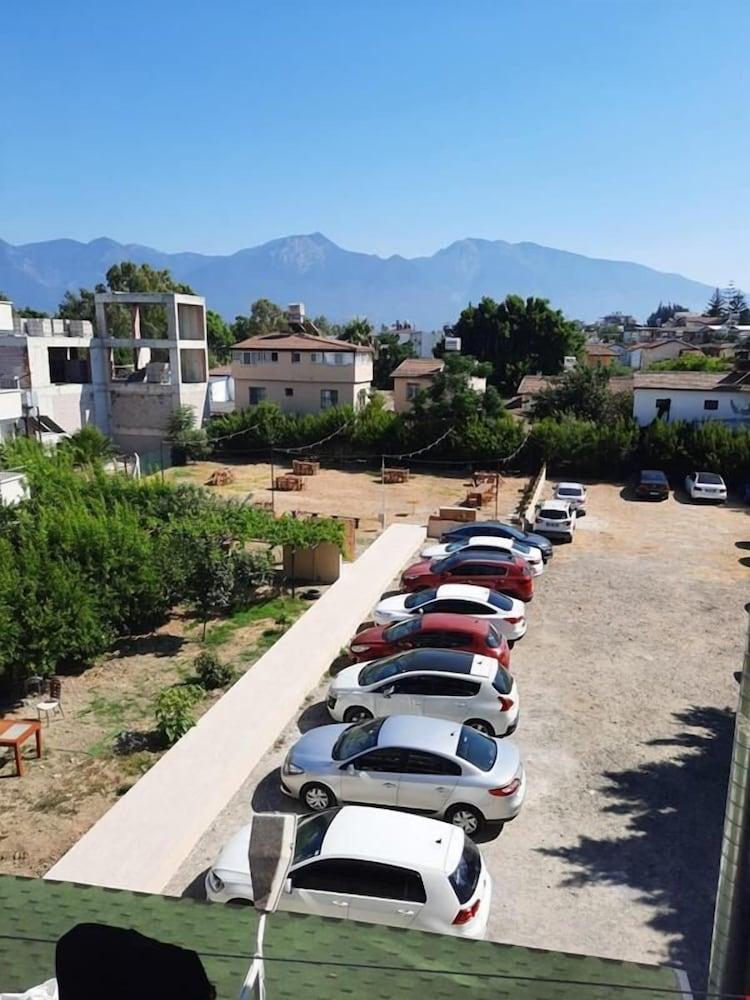 يونوس هوتل آند بنجالو المنطقة الخارجية