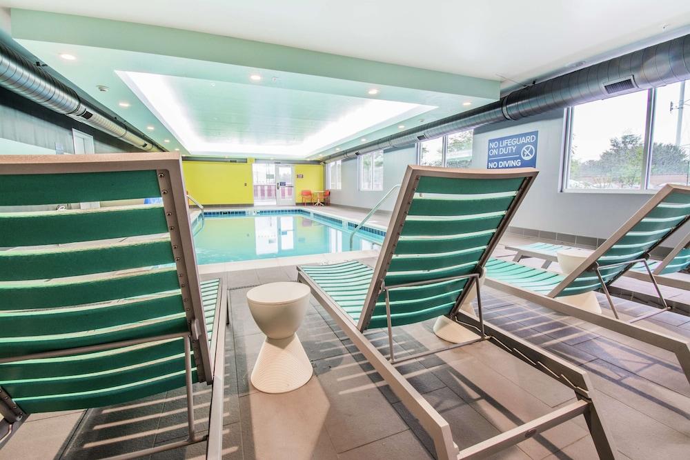 ترو باي هيلتون بولينج جرين، كنتاكي زحليقة مائية